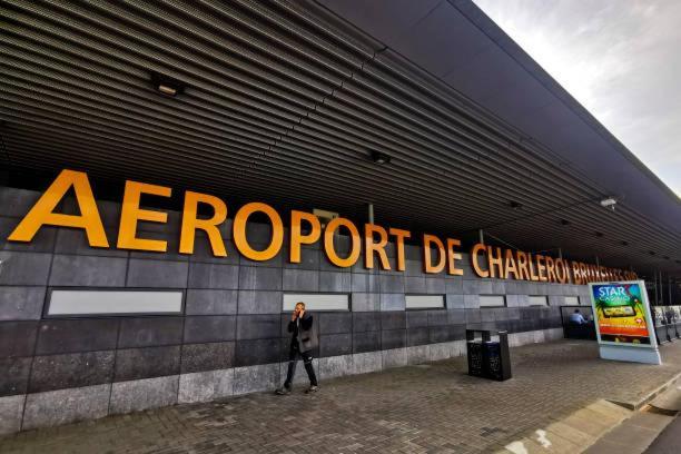 Wauters 77 Bruxelles -Charleroi-Airport Exterior foto